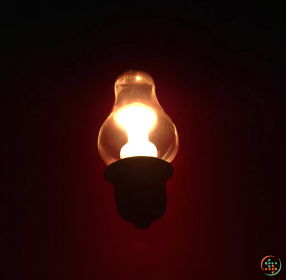 A light bulb in the dark