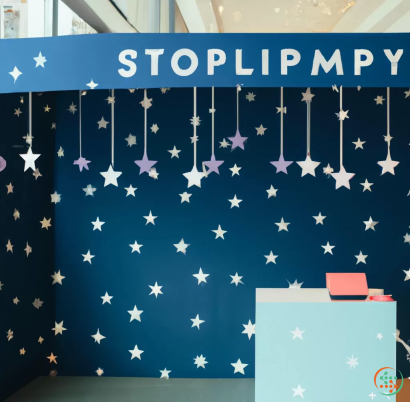 Text - Pop up store constellations