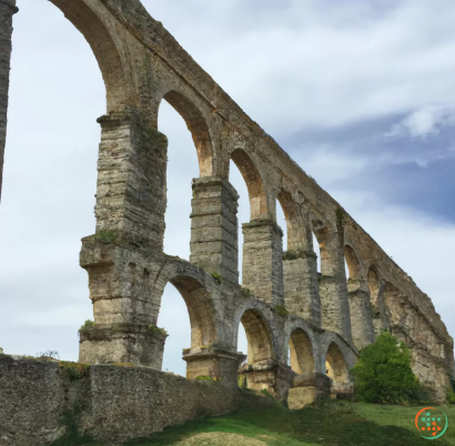 A stone structure with columns